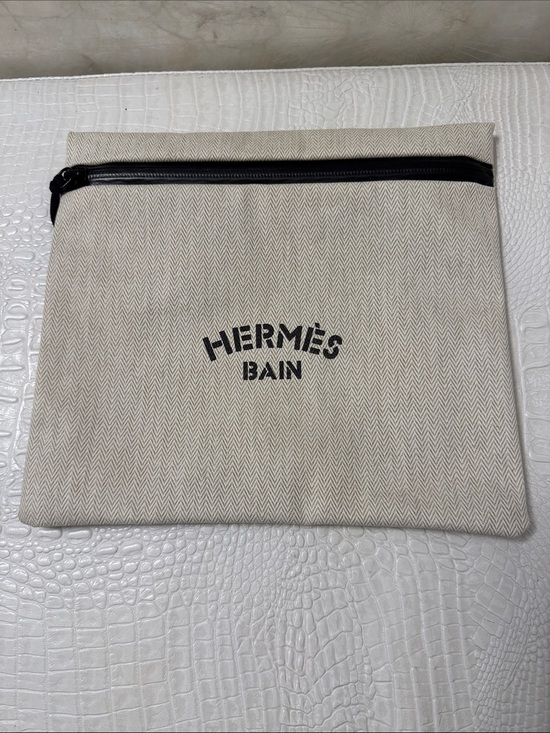 Hermes Handbags - HERMES BAIN SWIMWEAR STORAGE BAG. Cosmetic bag .NEW.
ZIPER POUCH.